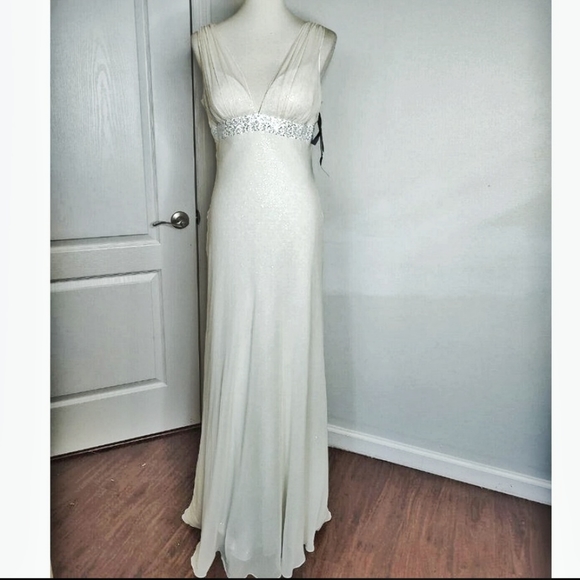 Aidan Mattox Dresses & Skirts - Aidan Mattox Evening Dress Gown Ivory  sz 8 Silk sequins Formal Bridal Prom NEW
